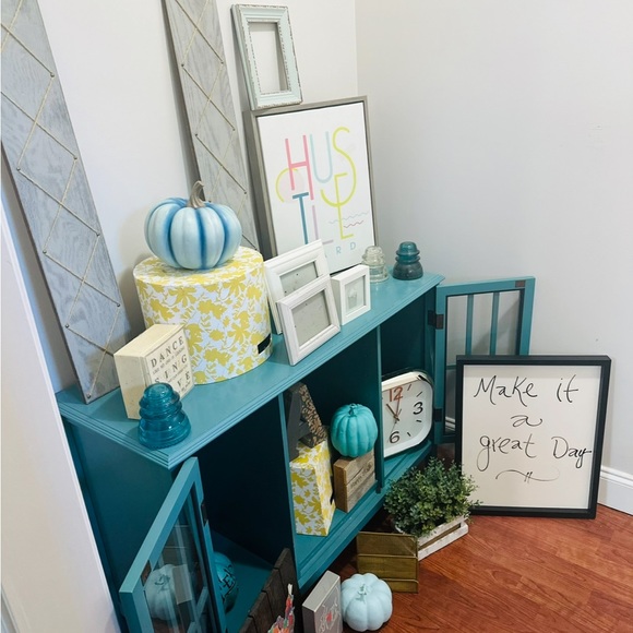 Hustle canvas print. - Picture 2 of 3